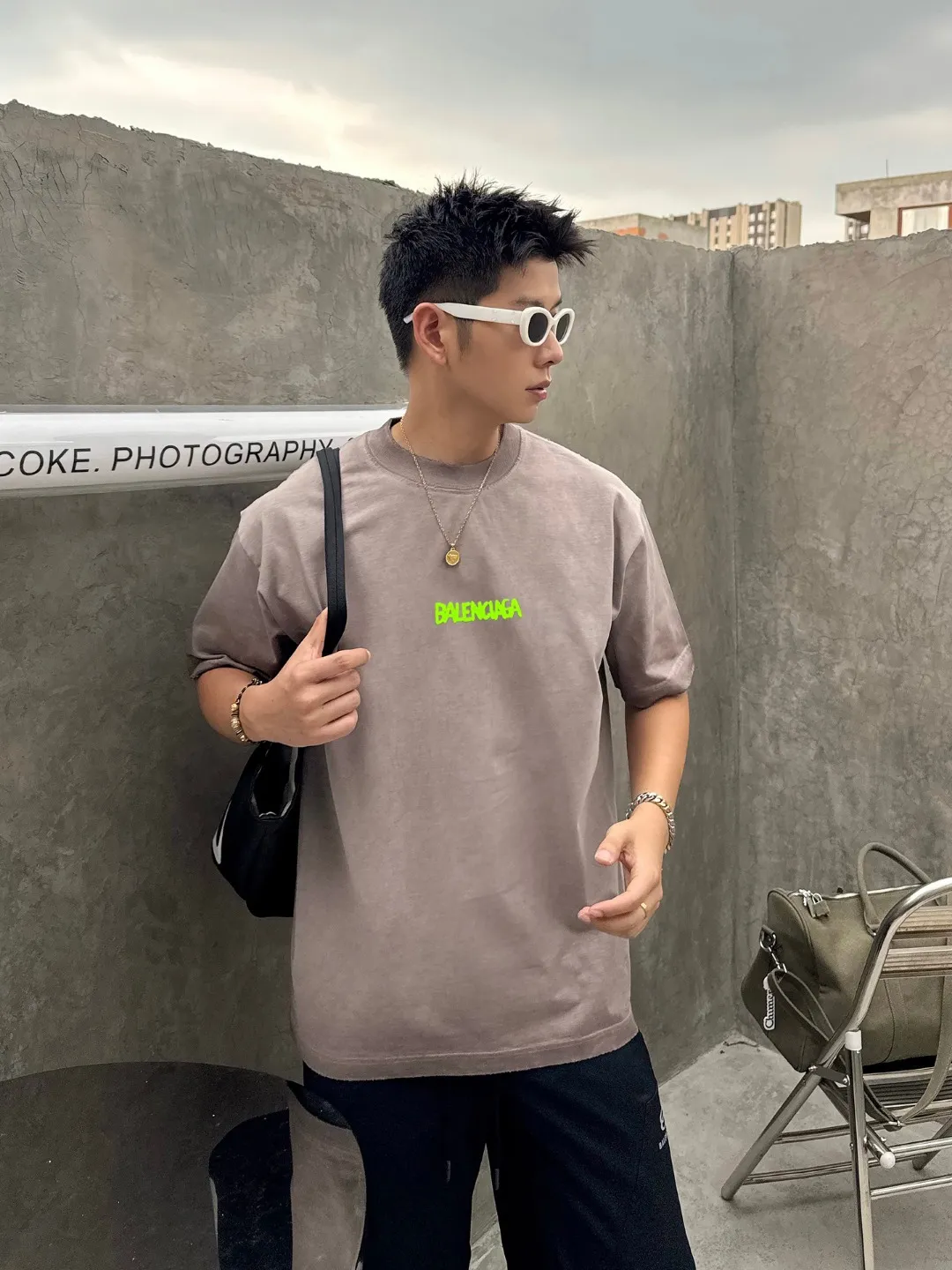 P90✨🔥 [balenciaga] 2026FW Paris luminous foam letter short-sleeved T-shirt Premium 26s double yarn 300g fabric, washed with water spray, aged and frayed, color: washed brown, washed Purple, washed Gray Size: S M L XL 2XL